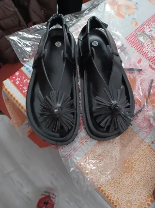 Zapatillas negras talla 38 sin estrenar