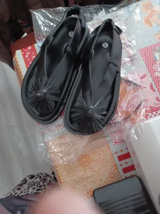 Zapatillas negras talla 38 sin estrenar
