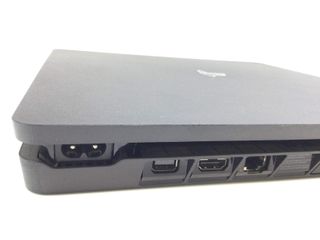 Consola Sony PS4 Negra + Mando