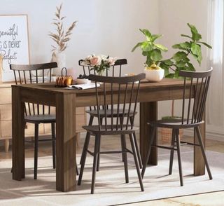 Mesa de comedor de madera