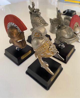 Colección cascos históricos reproducción