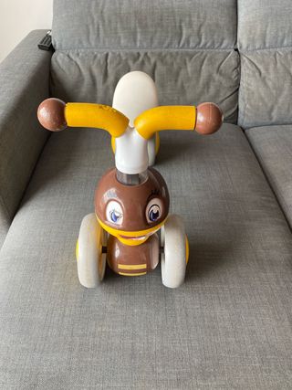 Bicicleta infantil con diseño de abeja