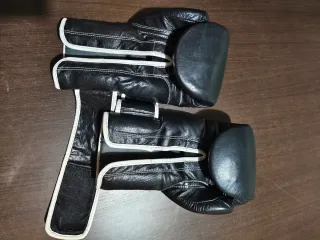 Guantes de Boxeo Negro
Charlie Bat X, Guantes TOP