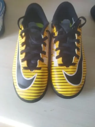 3 Zapatillas Nike Niño Talla 37.5