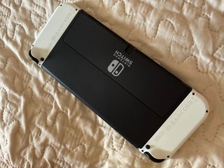 Nintendo Switch White OLED quasi inutilizzato