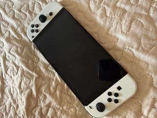 Nintendo Switch White OLED quasi inutilizzato