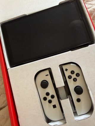 Nintendo Switch White OLED quasi inutilizzato