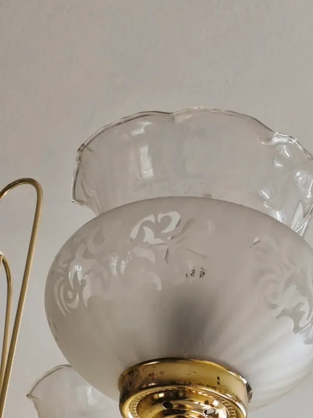 Lámpara de techo antigua dorada