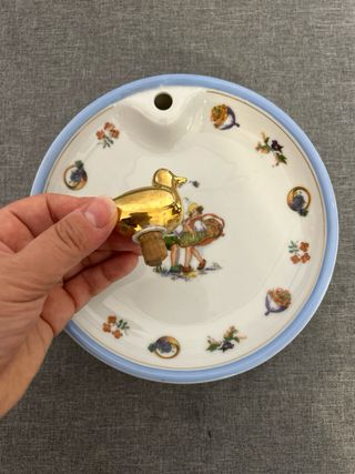 Plato decorativo porcelana con patito