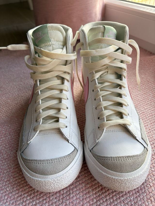 Nike Blazer Mid 77 Rosa Blanco
