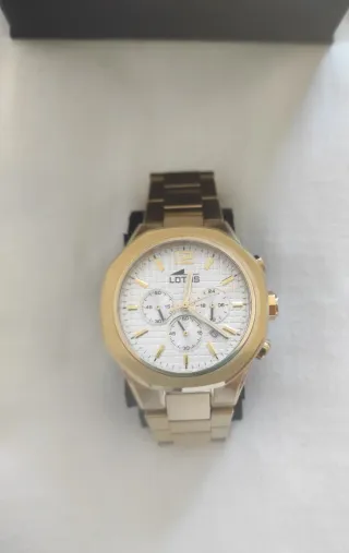 Reloj Lotus Dorado Cronógrafo