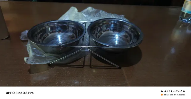 Alzatina con ciotola per cani e gatti