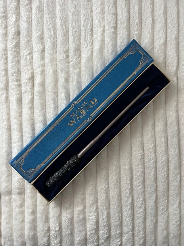 Varita de Harry Potter con luz