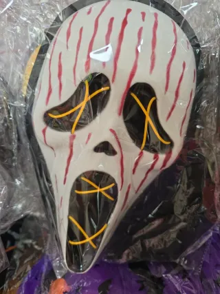 MASCARAS CON LUCES LED
PILAS DE REGALO