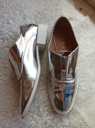 Zapatos Zara Plateados con Cremallera