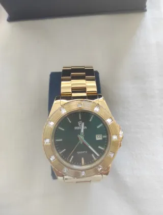 Reloj Festina Dorado con Detalles Brillantes