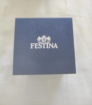 Reloj Festina Dorado con Detalles Brillantes