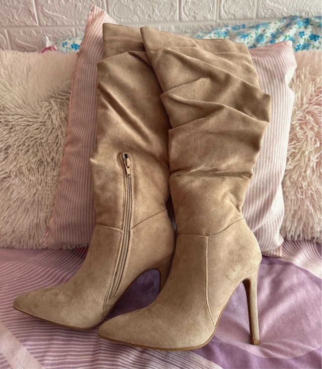 Botas de tacón altas beige