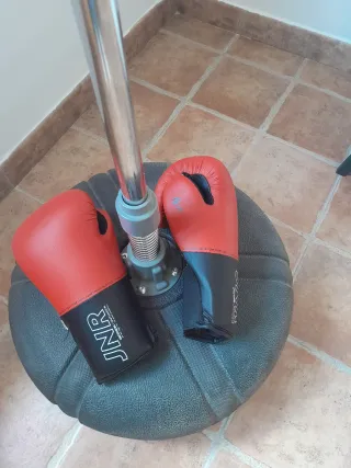 Balón de boxeo y guantes para adultos
