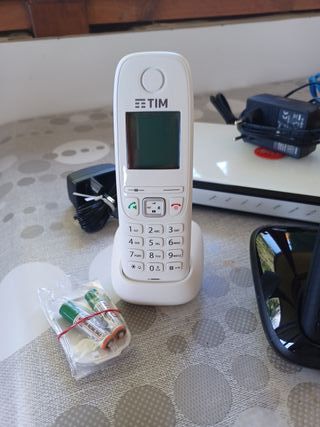 Coppia telefoni cordless TIM + modem