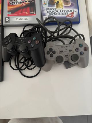 7 Juegos PS2 + 2 Mandos Dualshock