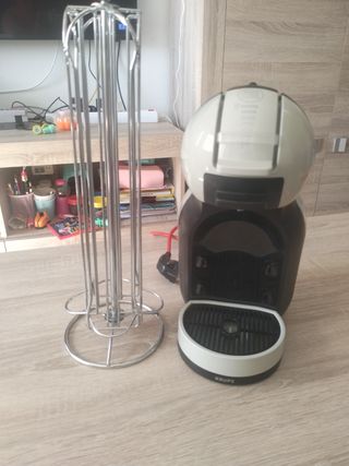 Cafetera Dolce Gusto + Porta Cápsulas