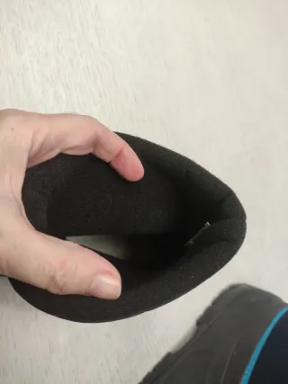 Botas de agua azules y grises