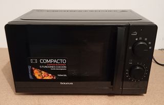 Microondas Taurus Negro Compacto 700W