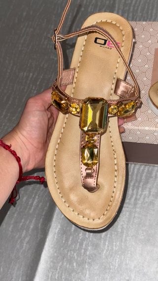 Sandalias O6 Milano con pedrería dorada