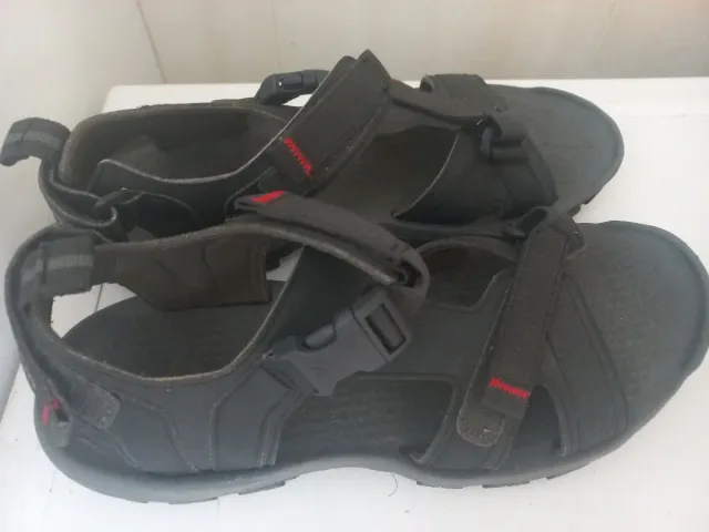 Sandalias negras para hombre