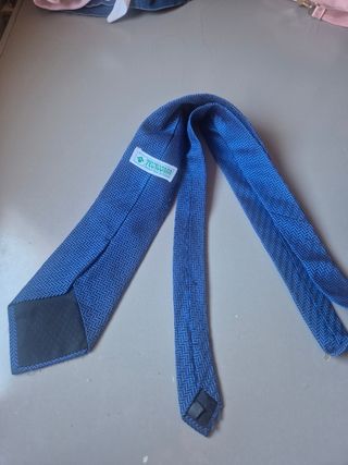 Corbata azul con estampado de espiga
