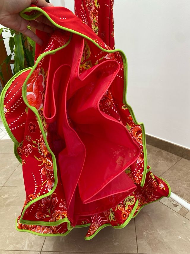 Traje Baile Español Rojo Flores Volantes