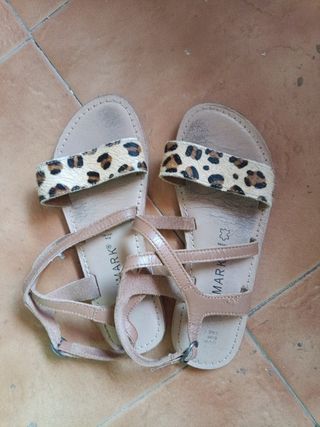 Sandalias niña Primark leopardo y beige