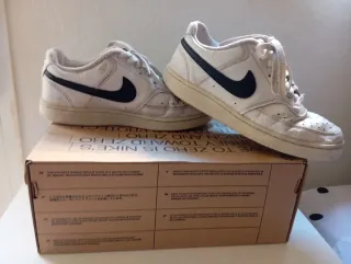 Zapatillas Nike Blancas y Negras Caja original 