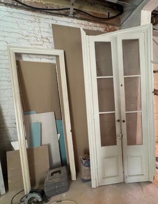 Puerta interior antigua madera