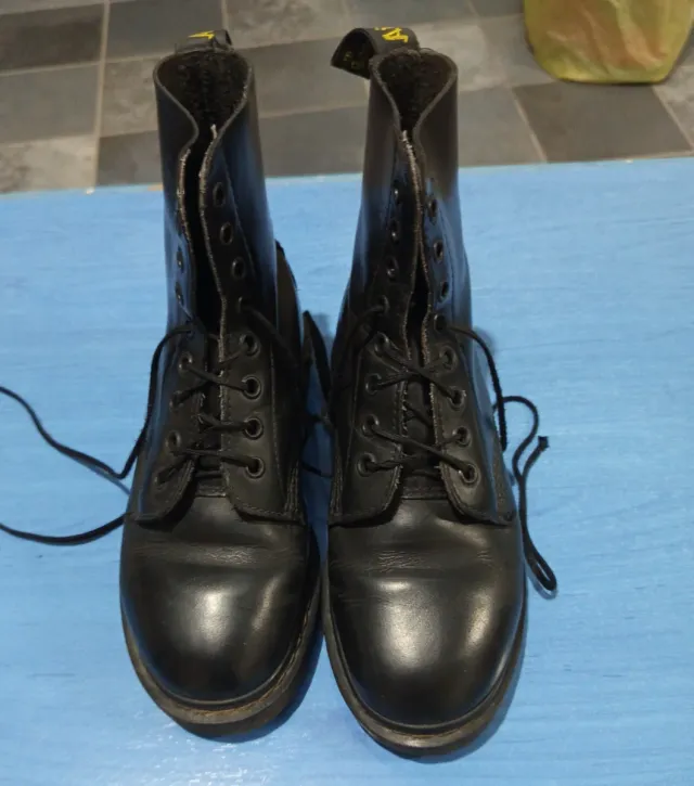 2 pares de Botas Dr. Martens Negras y botas Dr. m