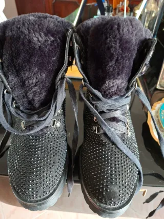 Scarponcini neri DB con strass