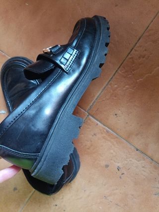Mocasines negros niña Zara talla 35