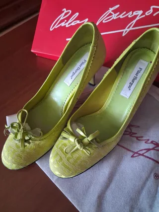 Zapatos Pilar Burgos Verdes/Amarillos.