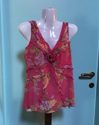 Top in Seta con Fiori su base fucsia
