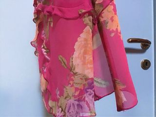 Top in Seta con Fiori su base fucsia