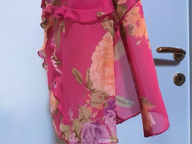 Top in Seta con Fiori su base fucsia