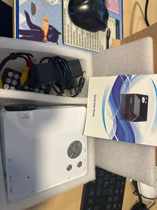 Mini proyector LED Crenova XPE300