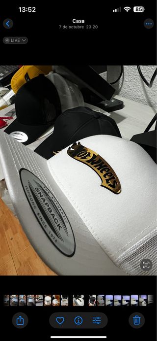 Gorra yupoong Hot Wheels 3D Dorado y Blanco