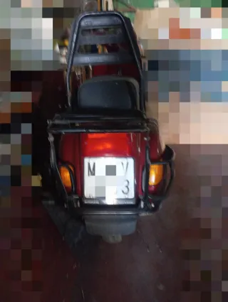 Vespa 200 granate