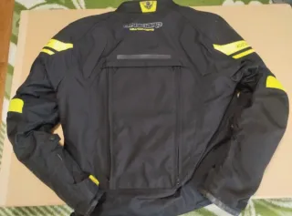 Chaqueta y pantalón para moto