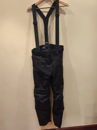 Chaqueta y pantalón para moto