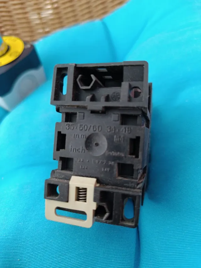 Contactor 24V 50/60Hz B7