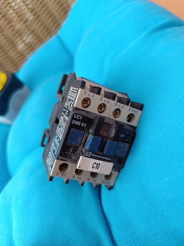 Contactor 24V 50/60Hz B7