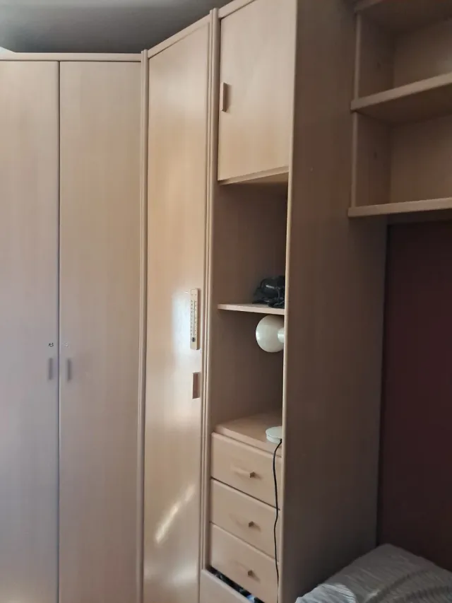 Armadio, mobile ad angolo, profondità 1,20 m, 1 m. A